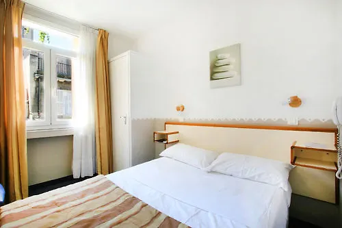 Lutetia Hotel Marseille 2*,